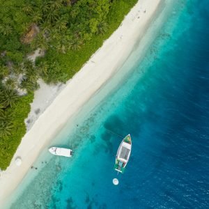 a speedboat operated by family friendly tours Maldives