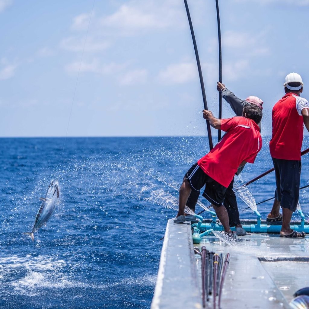 kids enjoying fishing with local Maldivian fisherman